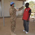 Mise à jour COVID-19 : un défi additionnel au maintien de la paix Covid-19 test température