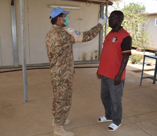 Mise à jour COVID-19 : un défi additionnel au maintien de la paix Covid-19 test température