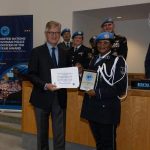 L’adjudant-chef Kinda recompensée pour son travail au Mali avec le prix de la femme police de l’année de l’ONU