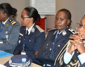 Formation destinée aux cadres supérieurs féminins de la police (Dakar)