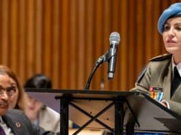 La Major Ahlem Douzi de la MONUSCO remporte le prix 2024 des femmes officières d’affaires judiciaires et pénitentiaires