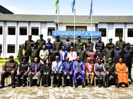 Cours sur le droit international relatif aux droits de l’homme dans les opérations de soutien à la paix à l’Académie rwandaise pour la paix