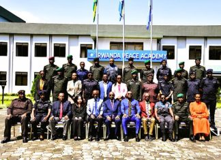 Cours sur le droit international relatif aux droits de l’homme dans les opérations de soutien à la paix à l’Académie rwandaise pour la paix