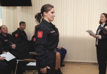 Des carabiniers moldaves sont formés au français afin d’être déployés sur les missions de paix